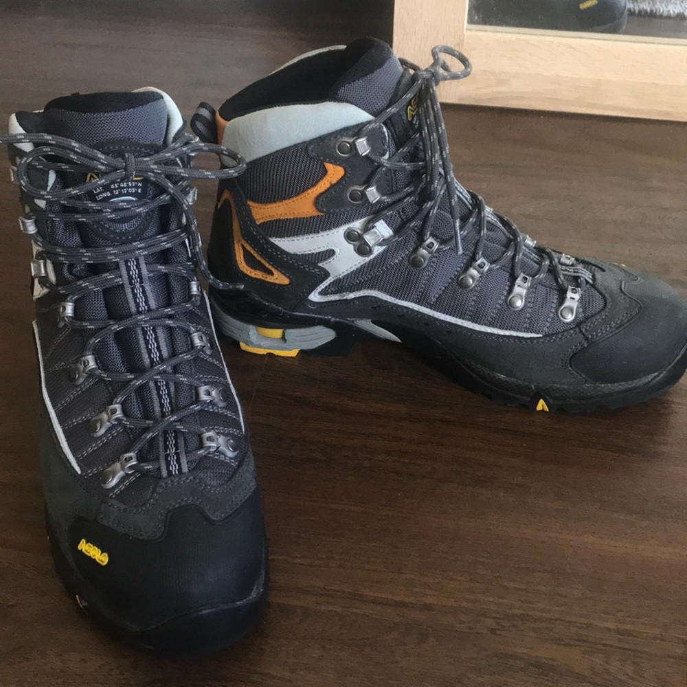 Men’s asolo hiking boots size US 10